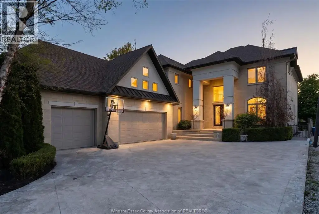 1740 Caille Avenue, Lakeshore